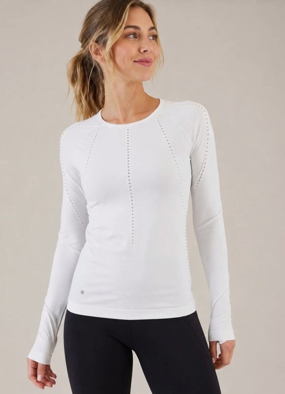 Athleta Foothill Seamless Long Sleeve Tee Size Medium NWOT Preforated Crewneck